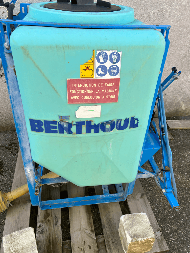 Selbstfahrspritze от тип Berthoud PULVÃ‰RISATEUR 200L, Gebrauchtmaschine в SAINT ANDIOL (Снимка 1)