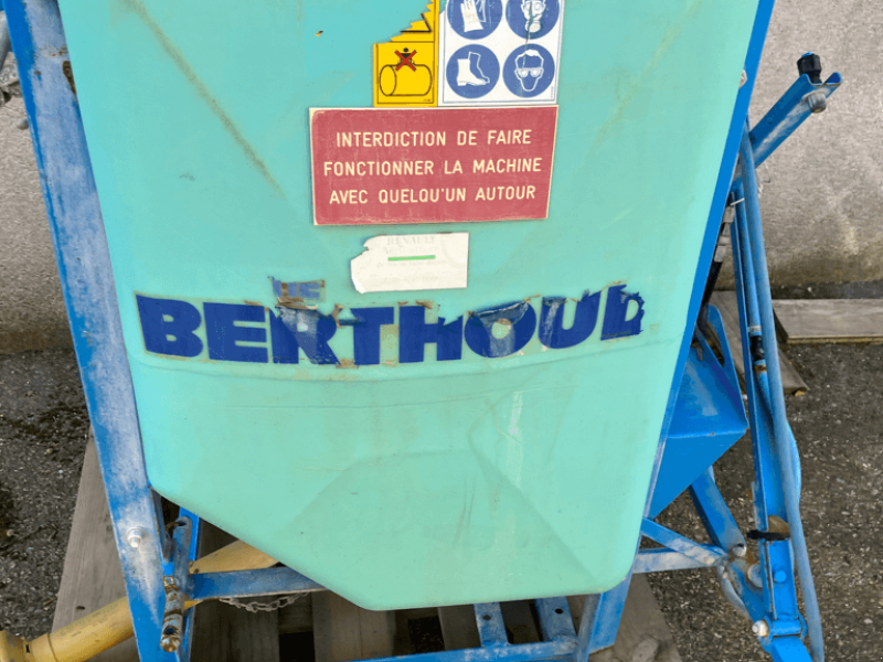 Selbstfahrspritze от тип Berthoud PULVÃ‰RISATEUR 200L, Gebrauchtmaschine в SAINT ANDIOL (Снимка 1)