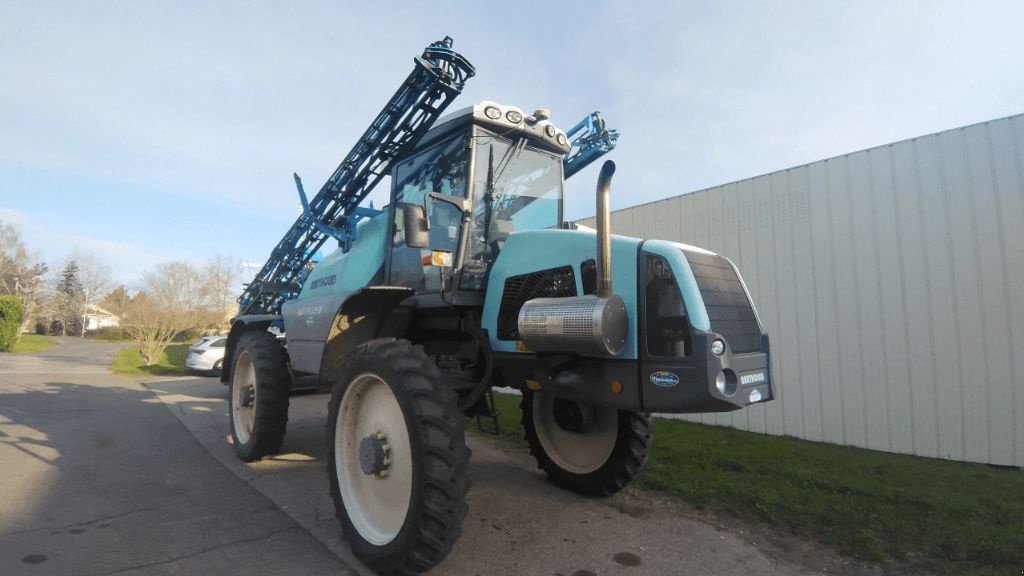 Selbstfahrspritze des Typs Berthoud RAPTOR 3240, Gebrauchtmaschine in ENNEZAT (Bild 1)