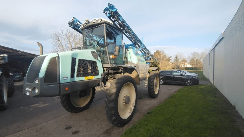 Selbstfahrspritze des Typs Berthoud RAPTOR 3240, Gebrauchtmaschine in ENNEZAT (Bild 4)