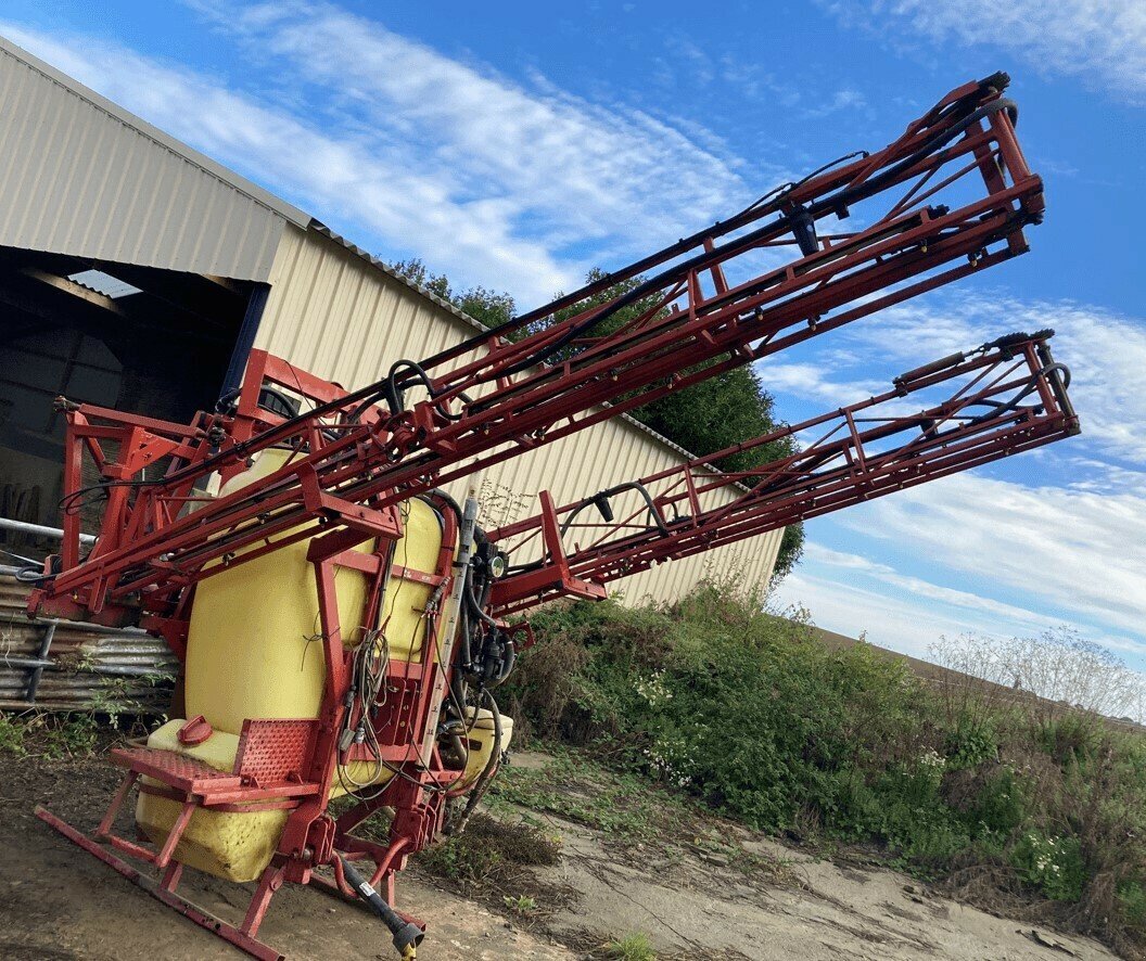 Selbstfahrspritze of the type Hardi MEGA 1200L 18M, Gebrauchtmaschine in PLOUIGNEAU (Picture 1)