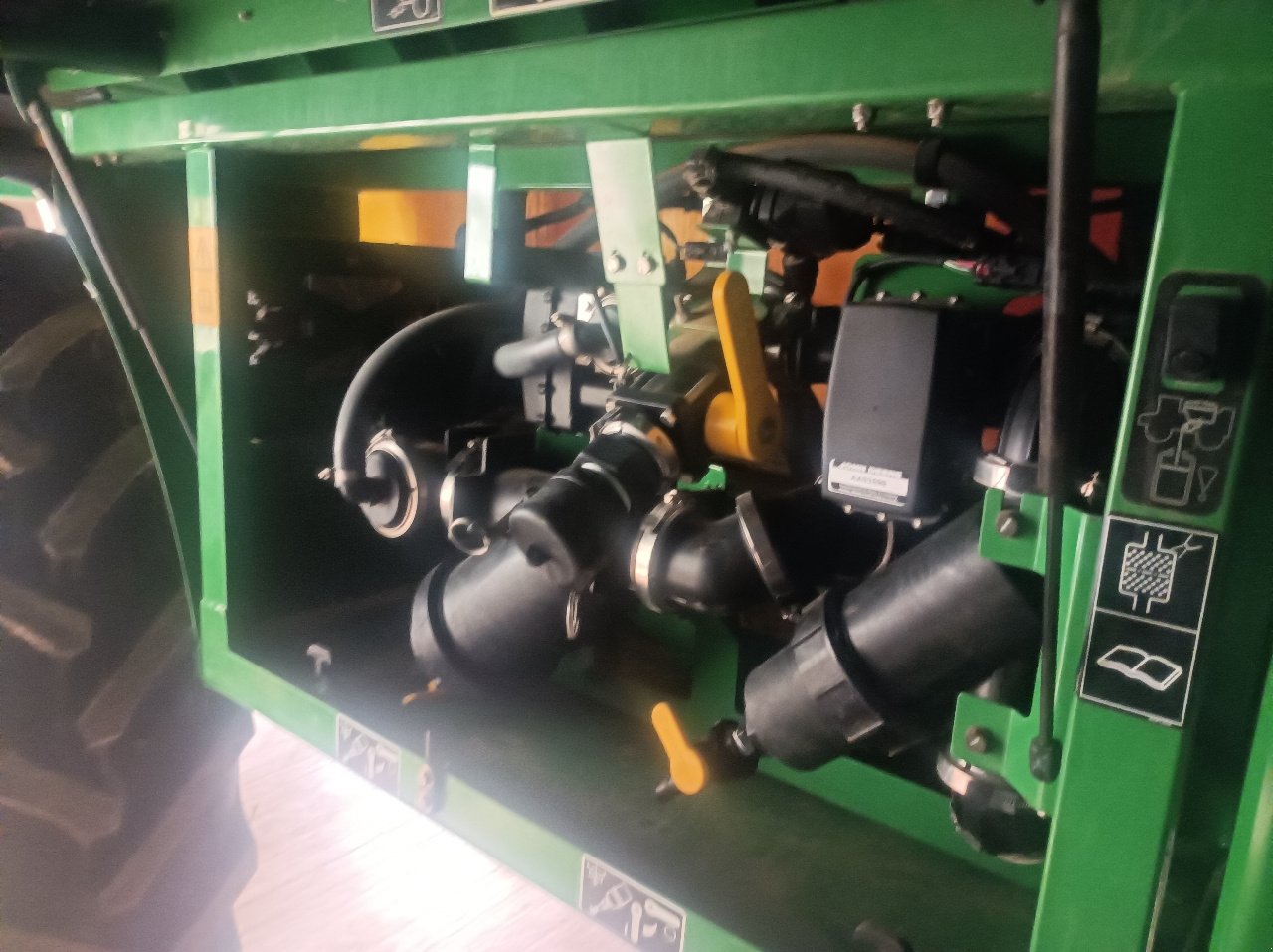 Selbstfahrspritze des Typs John Deere 4050i, Gebrauchtmaschine in Gondrecourt-le-Château (Bild 10)