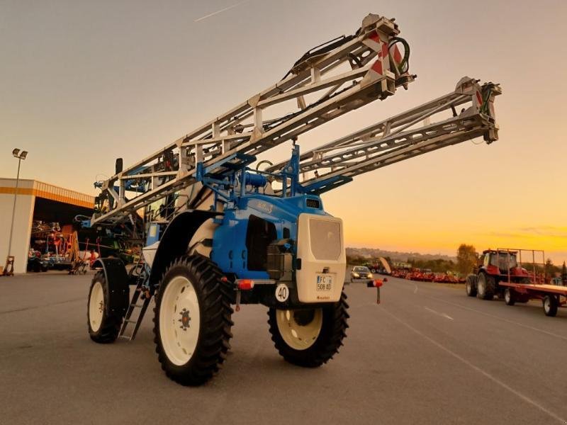 Selbstfahrspritze du type Matrot HELLIOS, Gebrauchtmaschine en ANTIGNY (Photo 8)