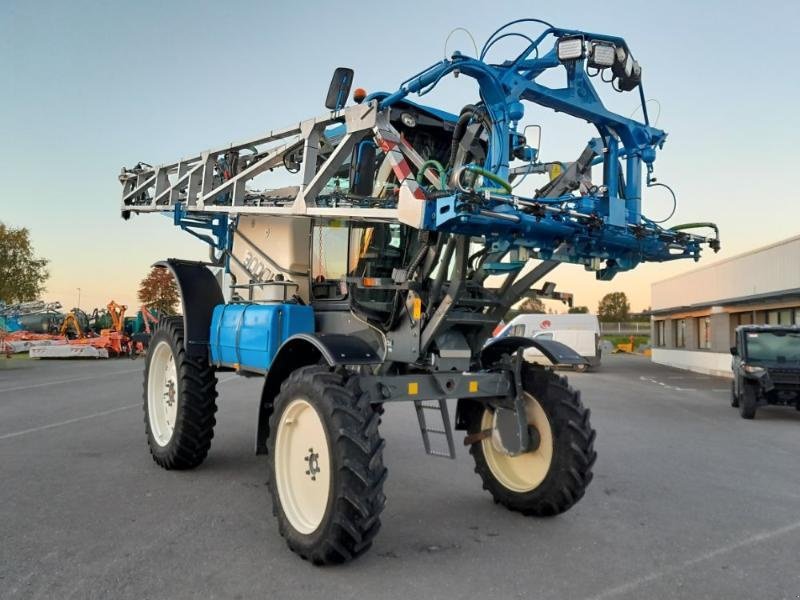 Selbstfahrspritze du type Matrot HELLIOS, Gebrauchtmaschine en ANTIGNY (Photo 3)