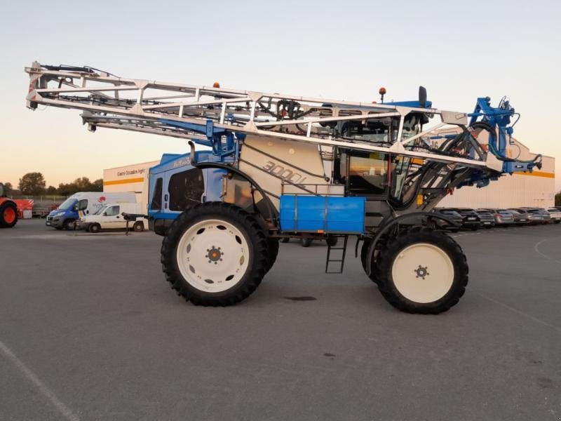 Selbstfahrspritze du type Matrot HELLIOS, Gebrauchtmaschine en ANTIGNY (Photo 4)