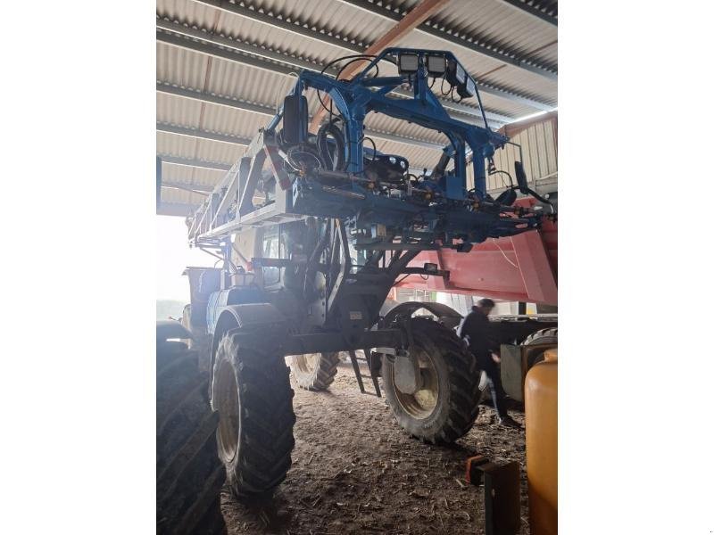 Selbstfahrspritze du type Matrot HELLIOS3, Gebrauchtmaschine en GEMOZAC (Photo 2)