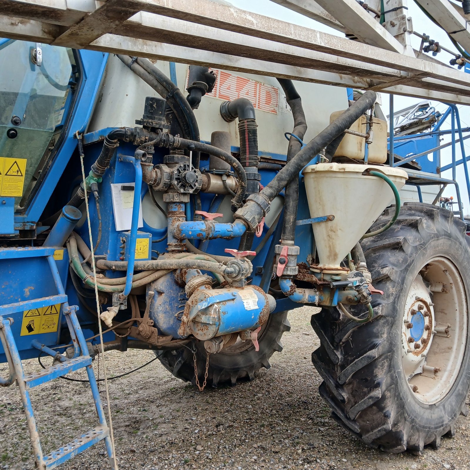 Selbstfahrspritze от тип Matrot M 44 D, Gebrauchtmaschine в HERLIN LE SEC (Снимка 3)