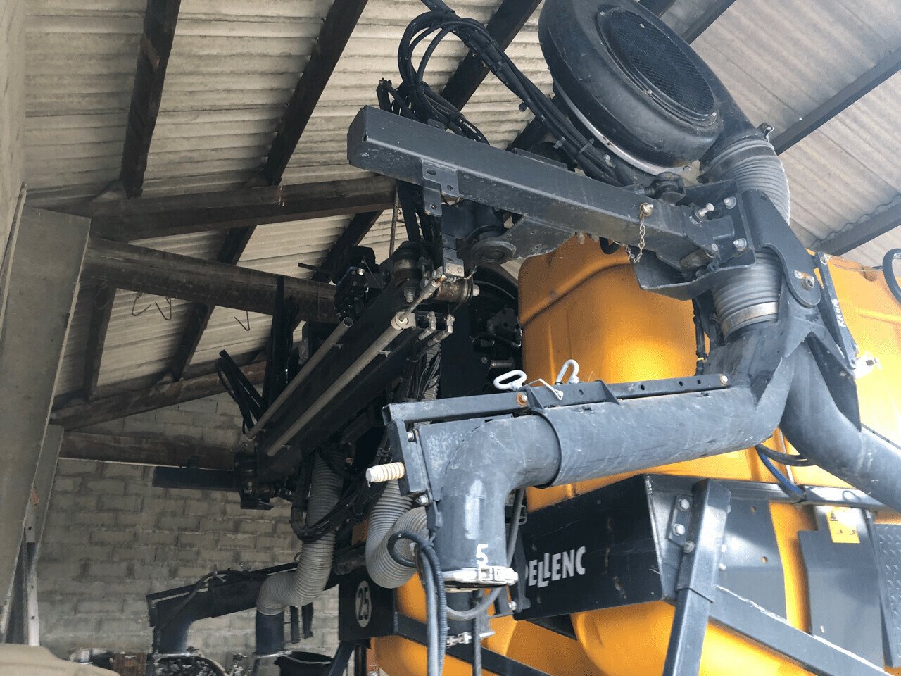 Selbstfahrspritze del tipo Pellenc FONCTION PULVERISATION EOLE, Gebrauchtmaschine In SAINT ANDIOL (Immagine 2)