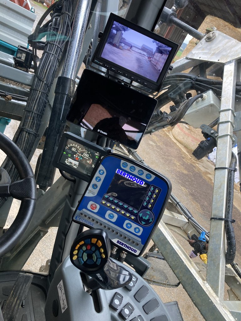 Selbstfahrspritze of the type Sonstige 5240 raptor, Gebrauchtmaschine in MARBEVILLE (Picture 3)