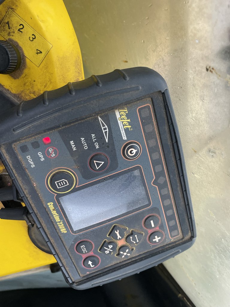 Selbstfahrspritze des Typs Sonstige F40, Gebrauchtmaschine in JOSSELIN (Bild 4)