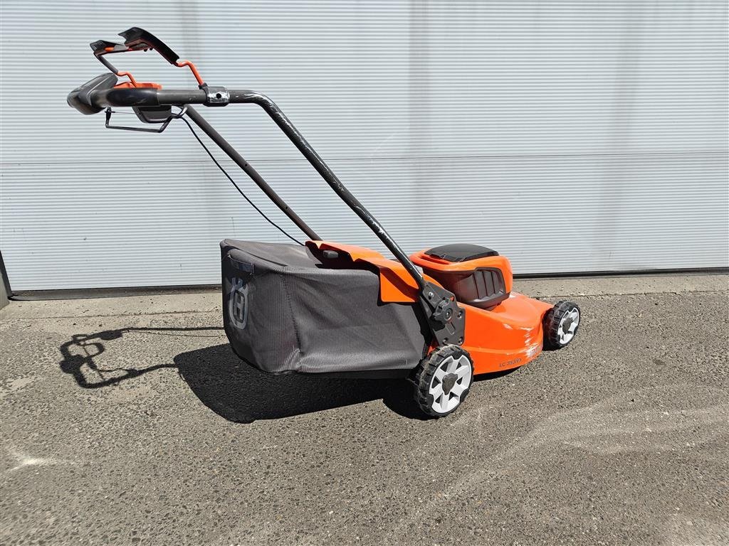 Sichelmäher des Typs Husqvarna LC 353 VI Batteridrevet - ex. batterier, Gebrauchtmaschine in Holstebro (Bild 3)