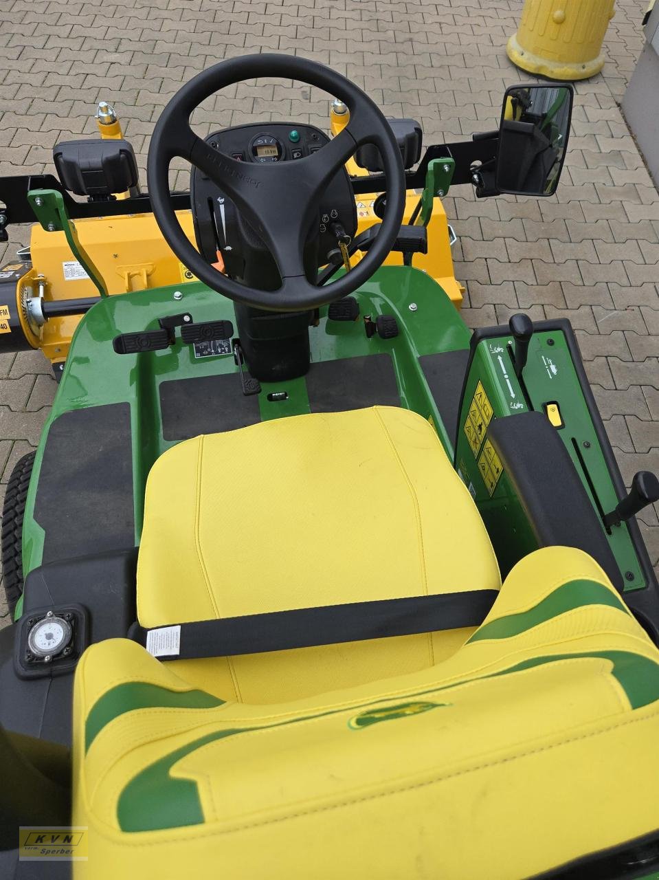 Sichelmäher des Typs John Deere 1570, Neumaschine in Fürth (Bild 3)