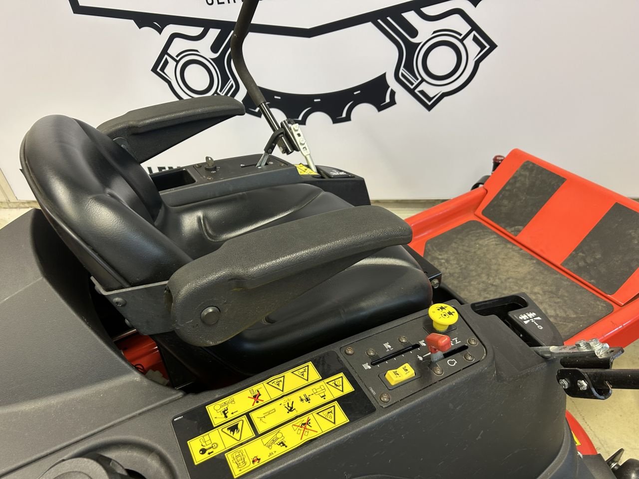 Sichelmäher del tipo Simplicity EZT-2042, Gebrauchtmaschine In Numansdorp (Immagine 7)