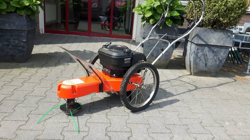 Sichelmäher des Typs Sonstige B & S 6 PK Gras Trimmer, Gebrauchtmaschine in Borne (Bild 4)