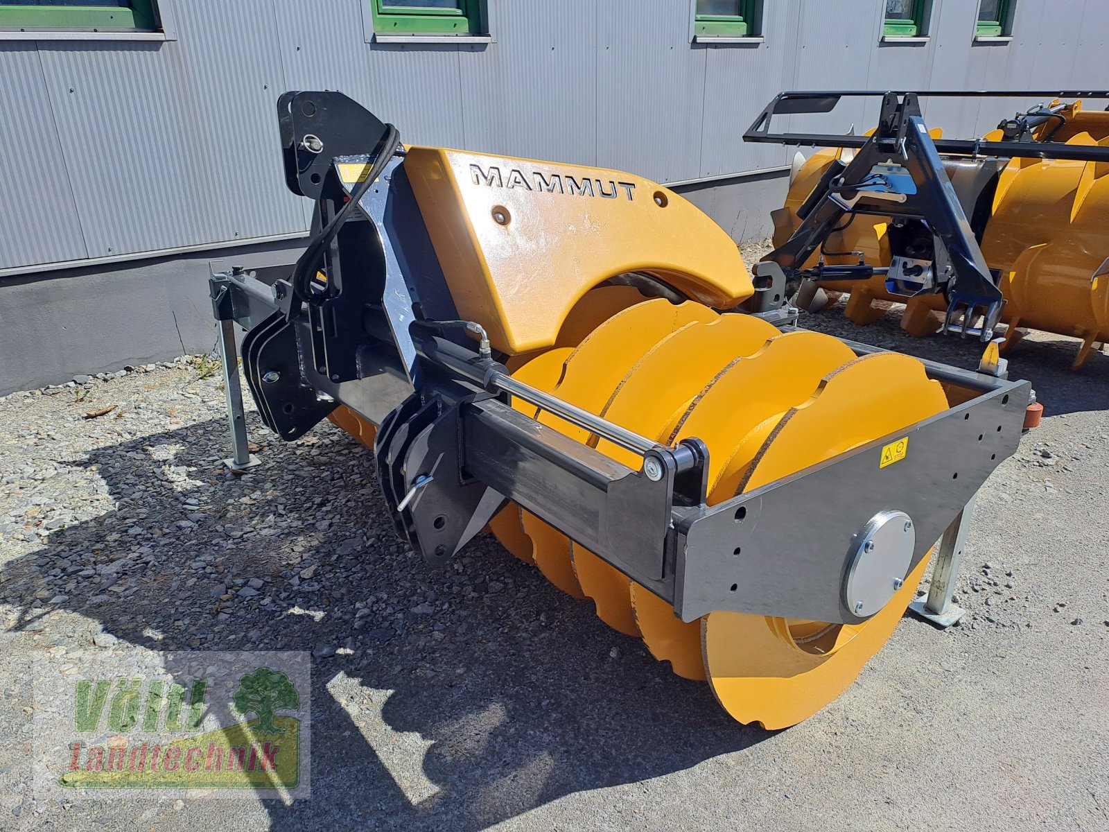 Silagewalze des Typs Mammut SK 250 H, Neumaschine in Hutthurm bei Passau (Bild 2)