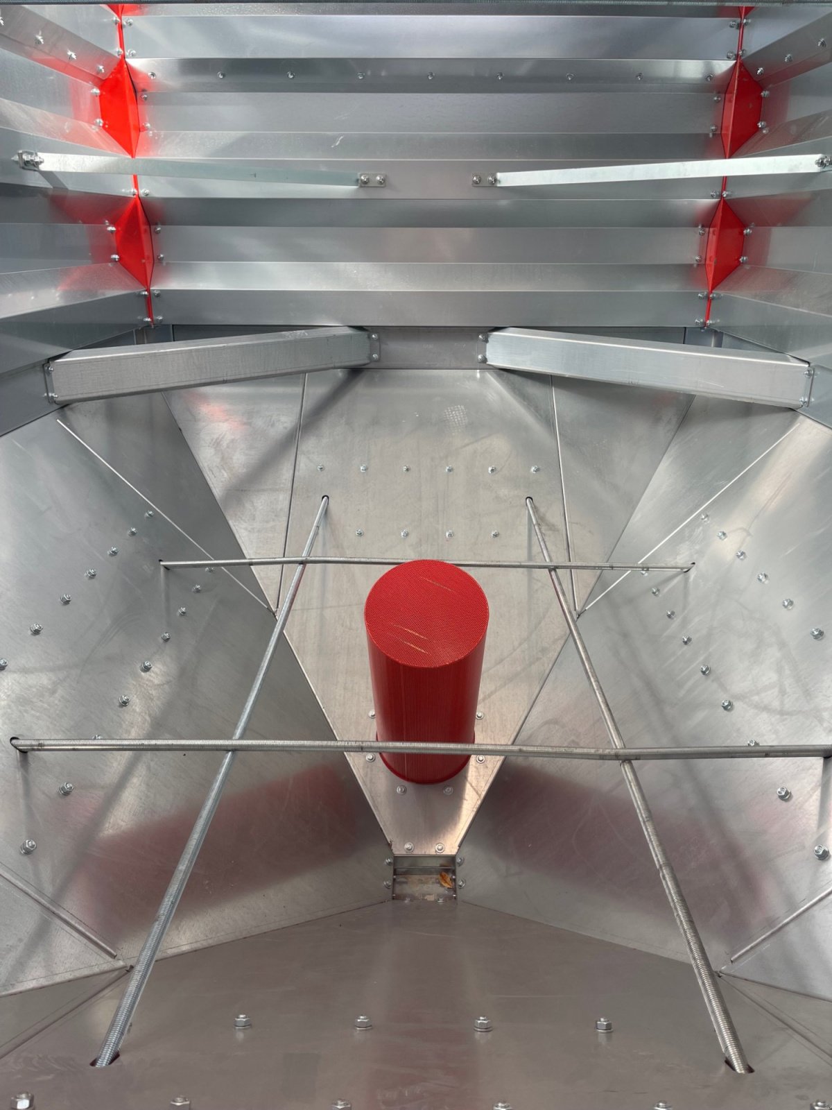 Silo tipa Gruber Rechtecksilo mit Trichter, Neumaschine u Gaspoltshofen (Slika 6)