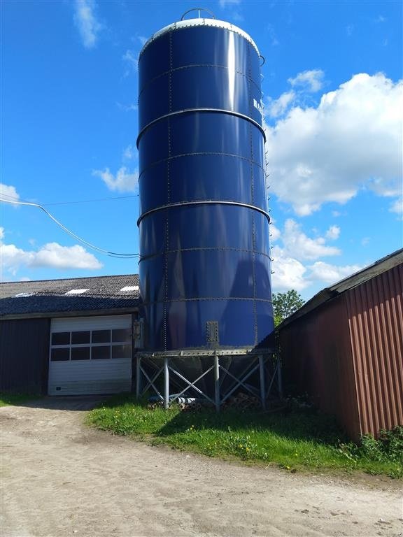 Silo des Typs Harvestore 1000 tdr Kornvægt & Kongskilde TRL 75 blæser, Gebrauchtmaschine in Egtved (Bild 2)