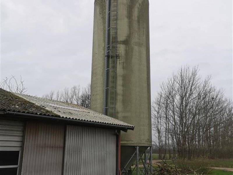 Silo типа Sonstige glasfiber silo 143m3 med lange ben og stige, Gebrauchtmaschine в Egtved (Фотография 1)