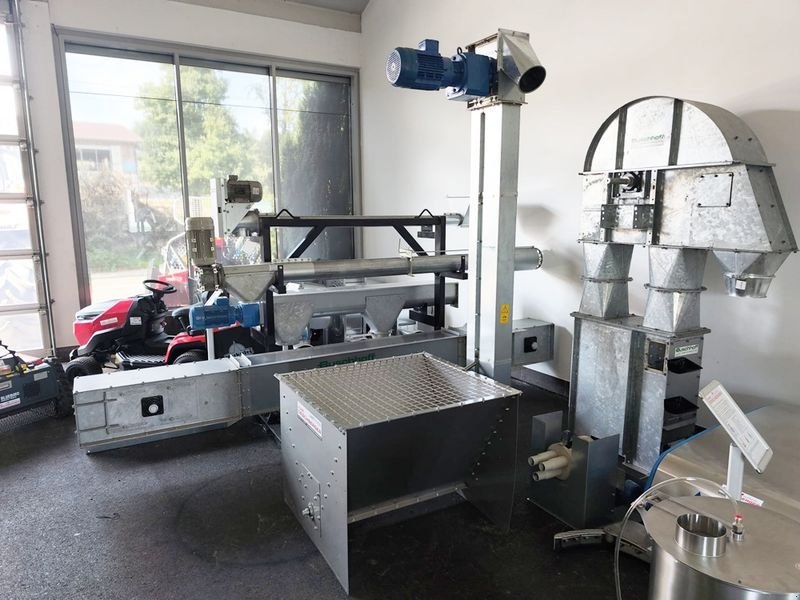 Siloentnahmegerät & Verteilgerät of the type Buschhoff BMB 360 Mineralstoff-Dosierbehälter, Neumaschine in St. Marienkirchen (Picture 1)