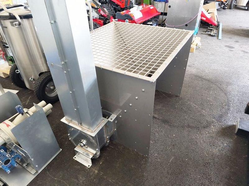 Siloentnahmegerät & Verteilgerät of the type Buschhoff BMB 360 Mineralstoff-Dosierbehälter, Neumaschine in St. Marienkirchen (Picture 4)