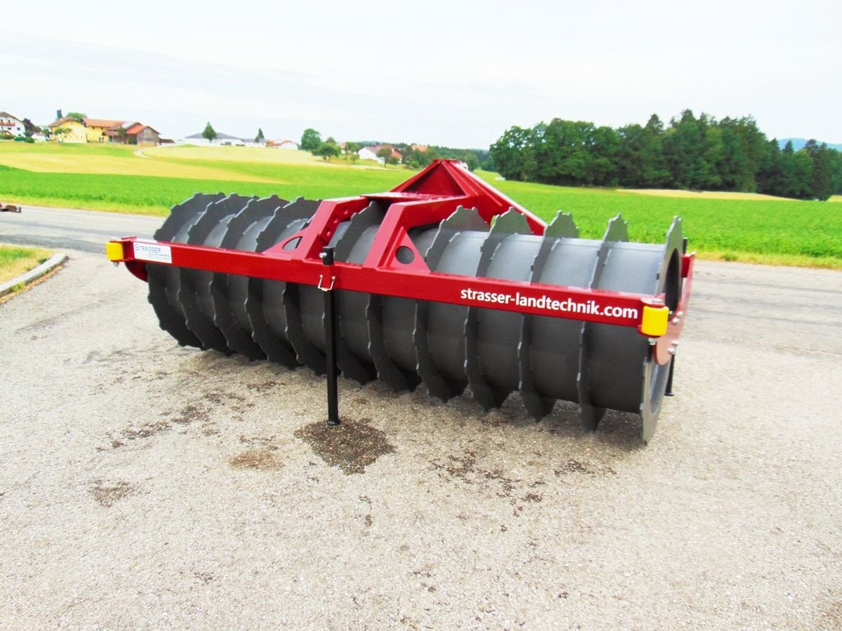 Siloentnahmegerät & Verteilgerät des Typs Euro Silowalze Verdichterwalze 2500, Neumaschine in Neukirchen am Walde  (Bild 1)