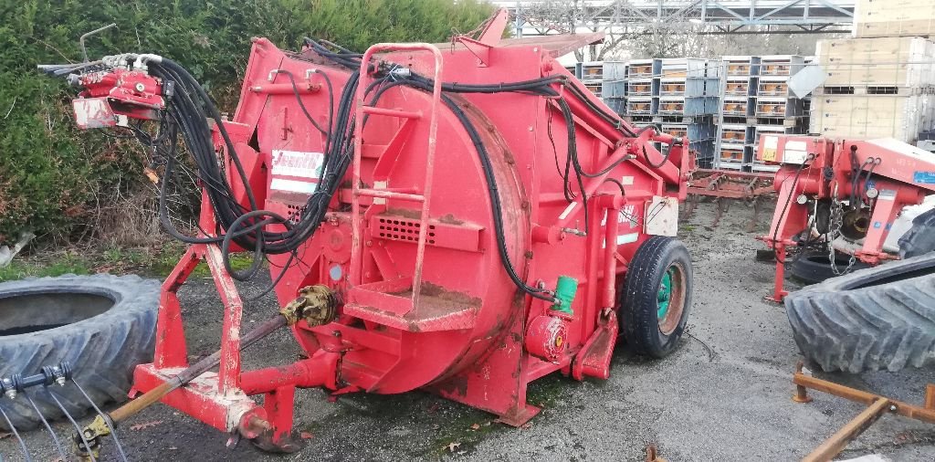 Siloentnahmegerät & Verteilgerät des Typs Jeantil DP 3000, Gebrauchtmaschine in COGNAC LA FORET (Bild 1)