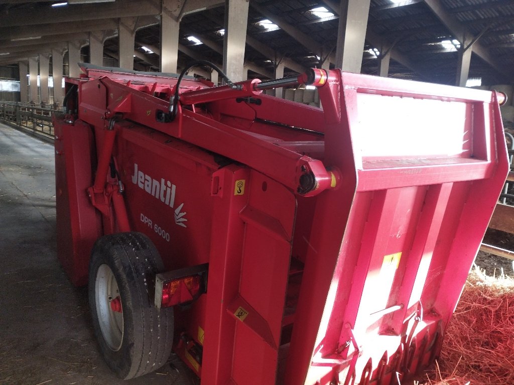 Siloentnahmegerät & Verteilgerät del tipo Jeantil DPR 6000, Gebrauchtmaschine In Calmont (Immagine 1)