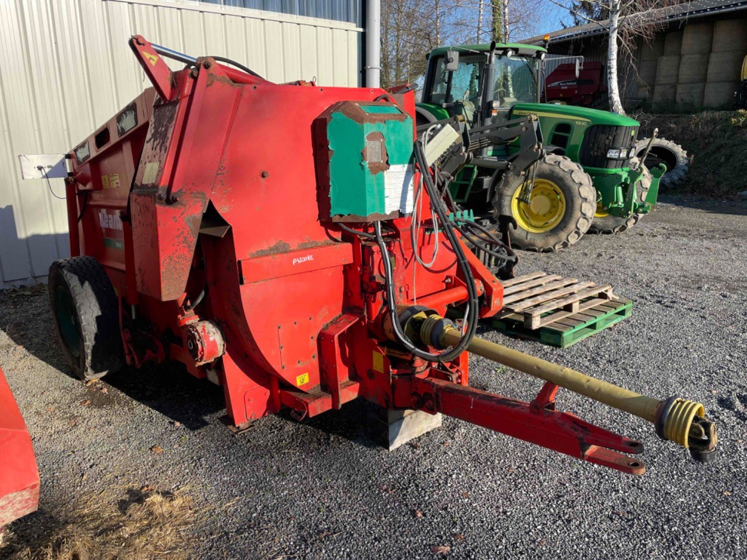 Siloentnahmegerät & Verteilgerät des Typs Jeantil P4200 RE, Gebrauchtmaschine in LA SOUTERRAINE (Bild 2)