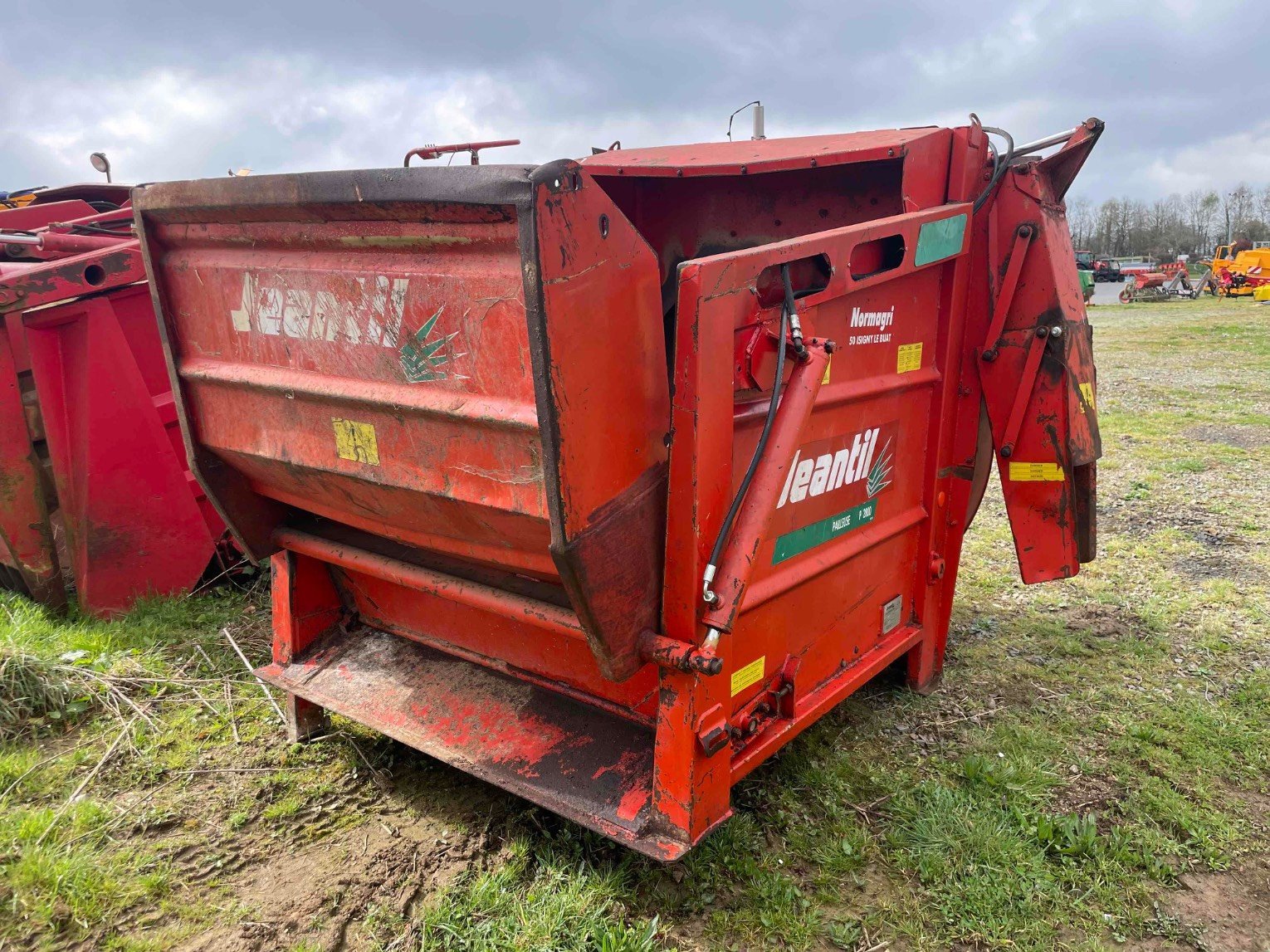 Siloentnahmegerät & Verteilgerät des Typs Jeantil Pailleuse P2800E Jeantil, Gebrauchtmaschine in SAINT CLAIR SUR ELLE (Bild 3)