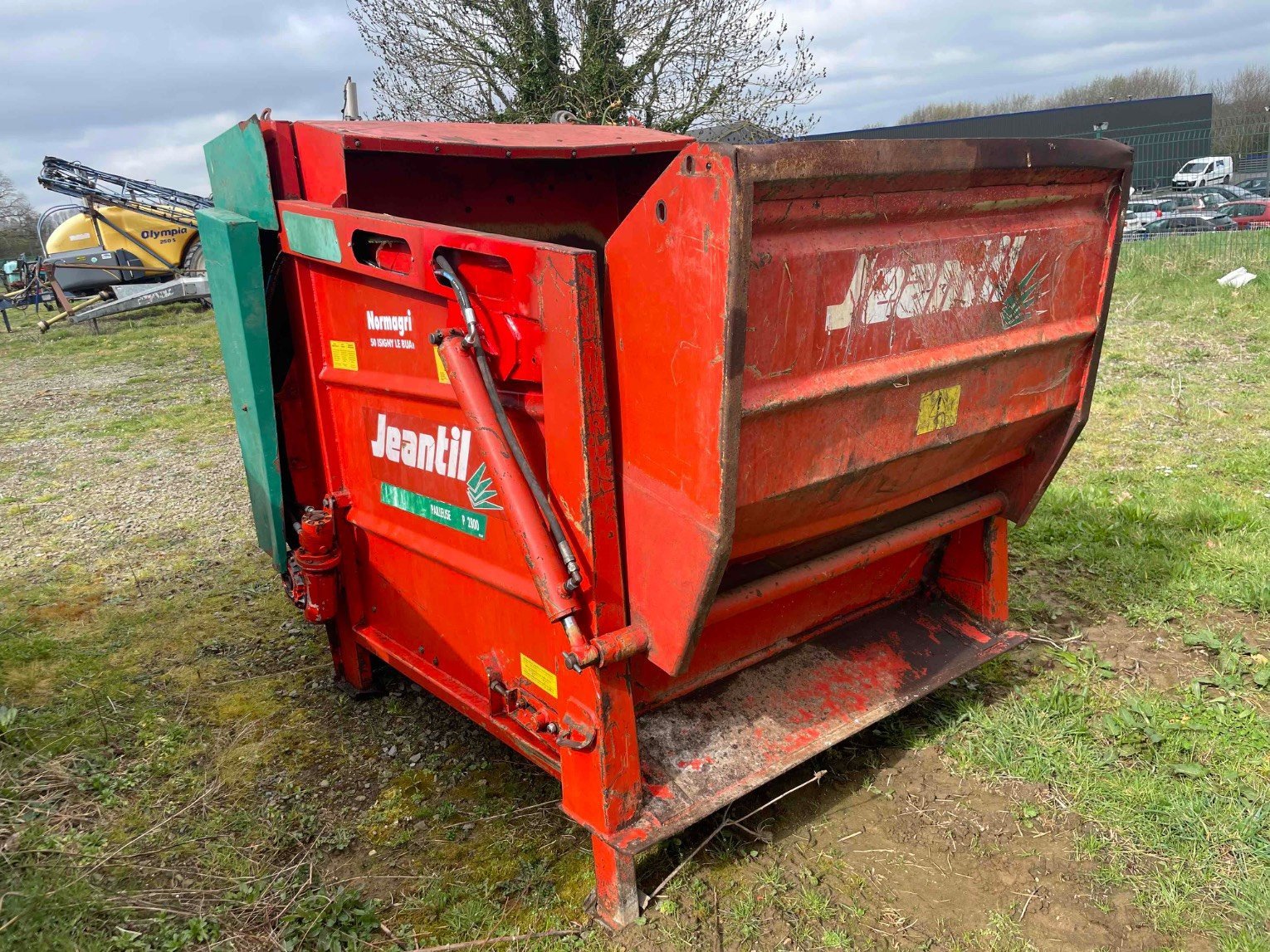 Siloentnahmegerät & Verteilgerät des Typs Jeantil Pailleuse P2800E Jeantil, Gebrauchtmaschine in SAINT CLAIR SUR ELLE (Bild 2)