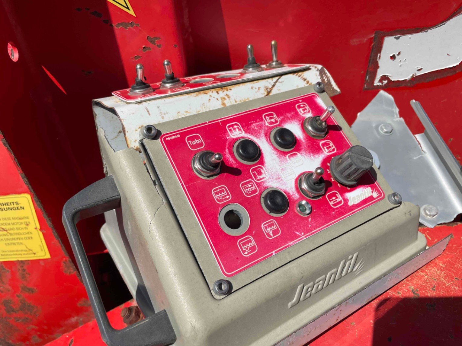 Siloentnahmegerät & Verteilgerät des Typs Jeantil PR 2000, Gebrauchtmaschine in LA SOUTERRAINE (Bild 5)