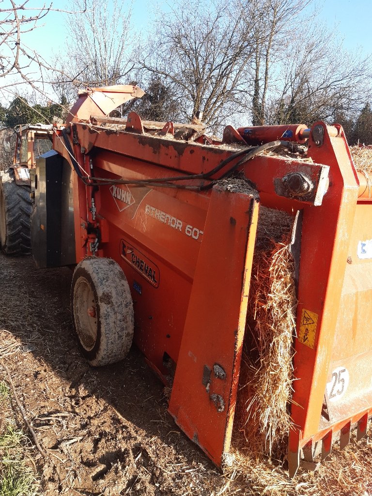 Siloentnahmegerät & Verteilgerät a típus Kuhn ATHENOR 6070, Gebrauchtmaschine ekkor: BRAS SUR MEUSE (Kép 9)