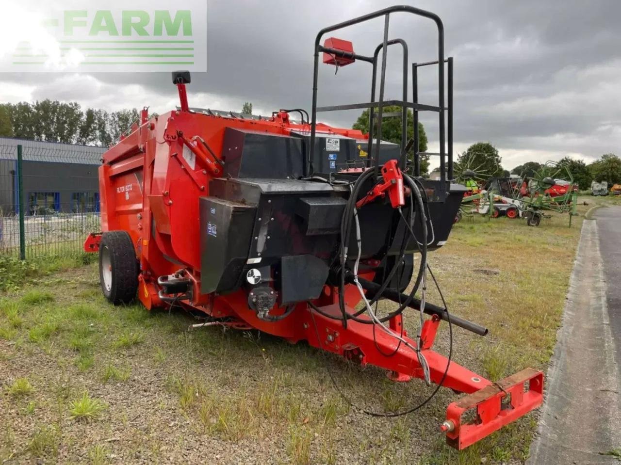 Siloentnahmegerät & Verteilgerät del tipo Kuhn désileuse pailleuse 6070 kuhn, Gebrauchtmaschine In ST CLAIR SUR ELLE (Immagine 1)