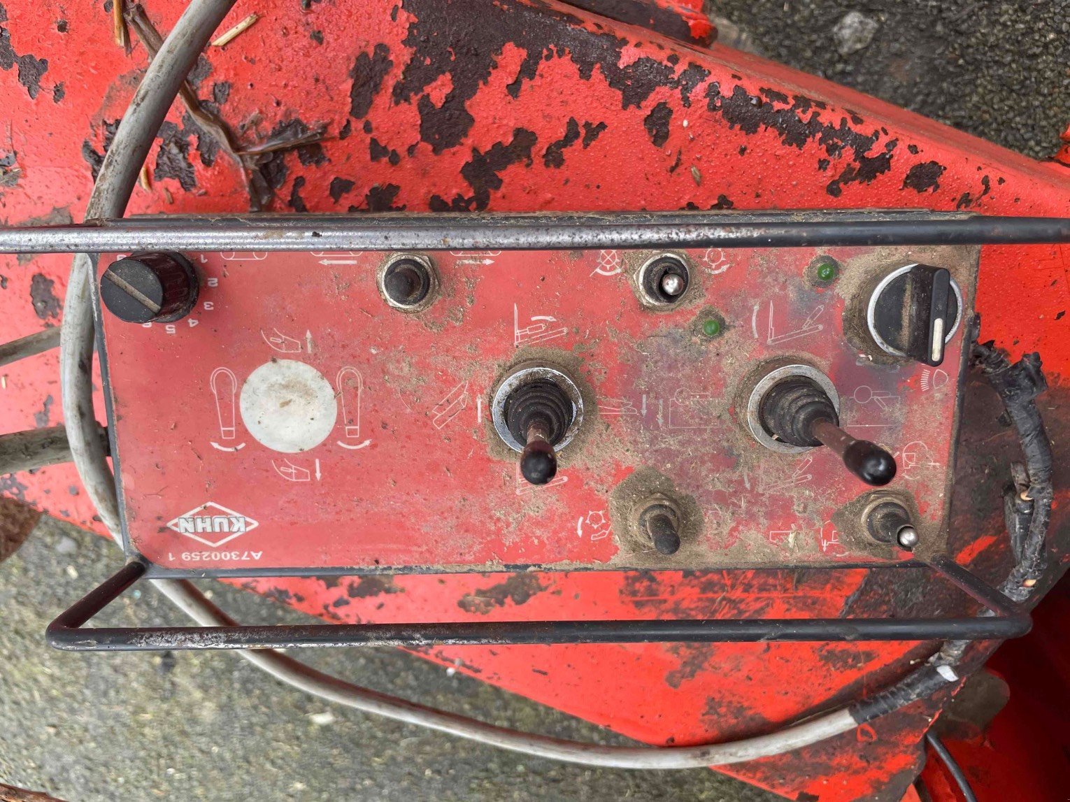 Siloentnahmegerät & Verteilgerät typu Kuhn Désileuse pailleuse Athenor 6070 Kuhn, Gebrauchtmaschine w SAINT CLAIR SUR ELLE (Zdjęcie 6)