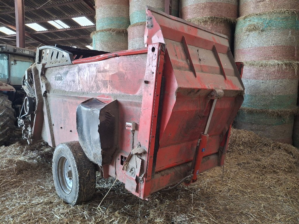 Siloentnahmegerät & Verteilgerät типа Kuhn PRIMOR 5570 M, Gebrauchtmaschine в BRAS SUR MEUSE (Фотография 3)