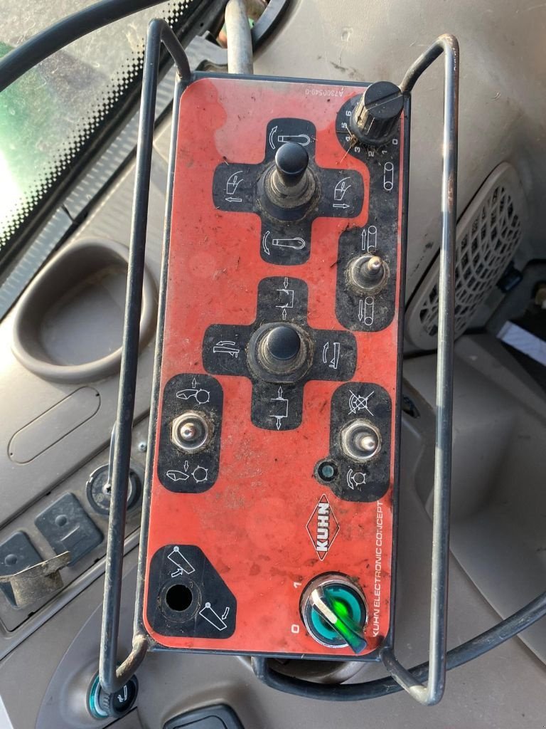 Siloentnahmegerät & Verteilgerät des Typs Kuhn Primor5570, Gebrauchtmaschine in GUERET (Bild 7)