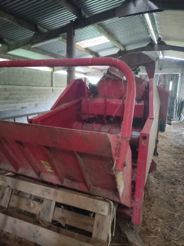 Siloentnahmegerät & Verteilgerät типа Kverneland 852, Gebrauchtmaschine в COGNAC LA FORET (Фотография 1)