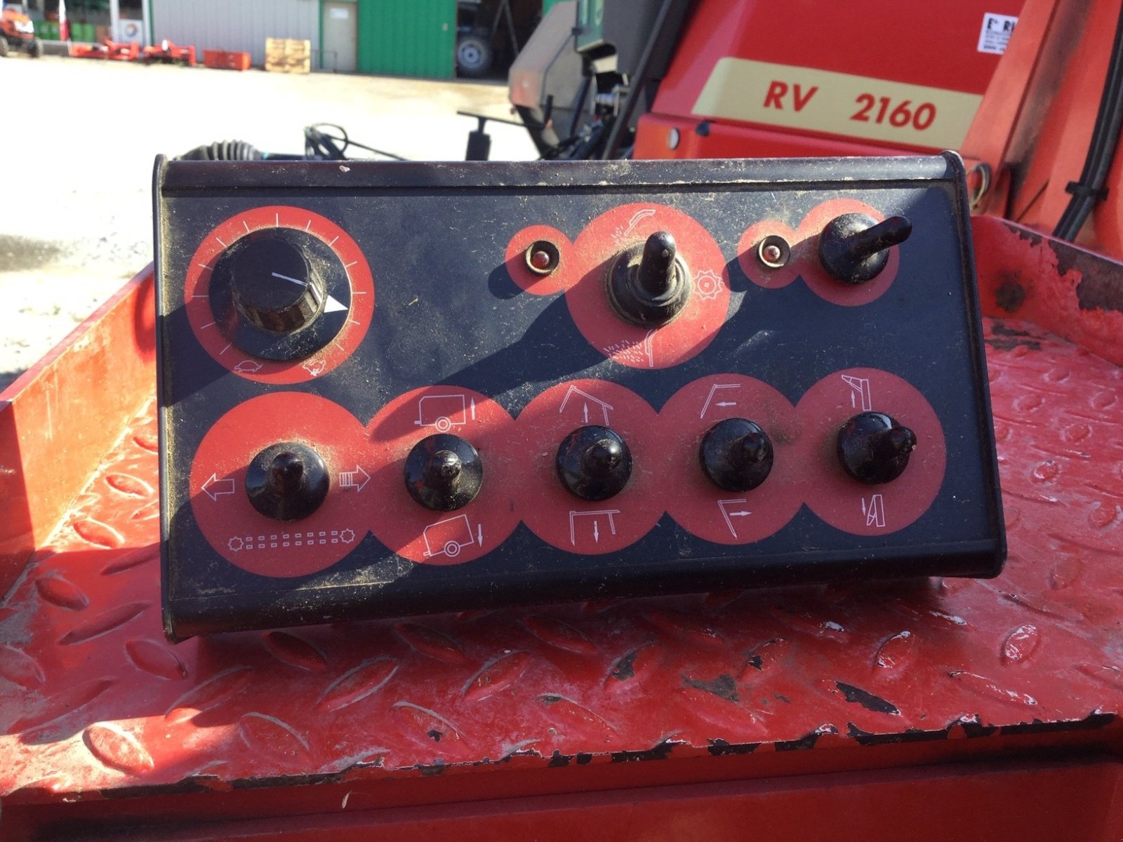 Siloentnahmegerät & Verteilgerät des Typs Kverneland KT854 SL EVO, Gebrauchtmaschine in LA SOUTERRAINE (Bild 5)