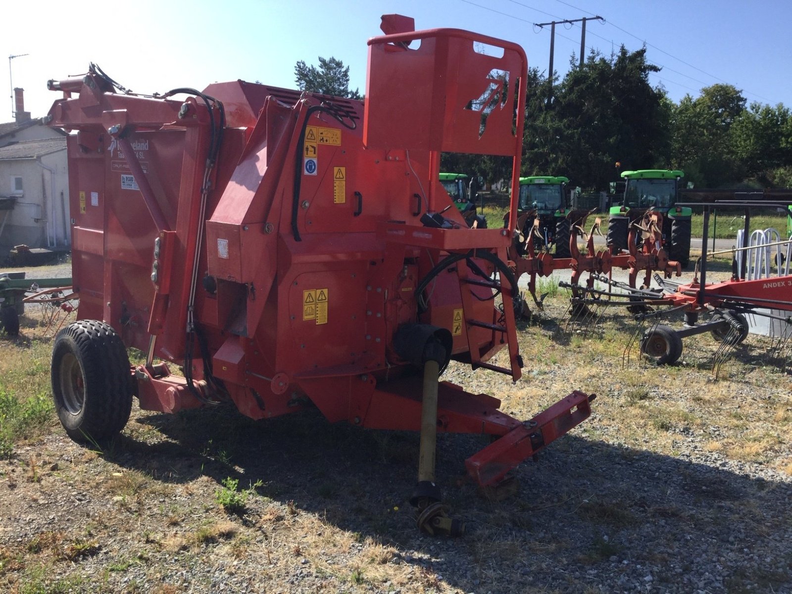 Siloentnahmegerät & Verteilgerät des Typs Kverneland KT854 SL EVO, Gebrauchtmaschine in LA SOUTERRAINE (Bild 3)