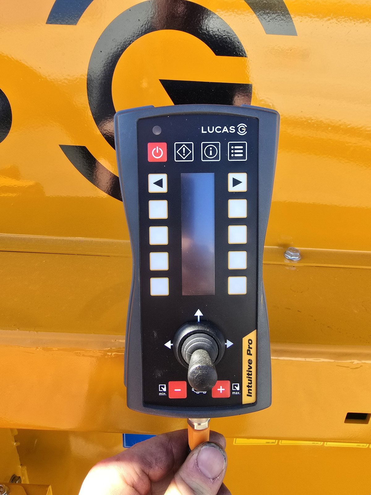 Siloentnahmegerät & Verteilgerät Türe ait Lucas RAPTOR C (2 VITESSES), Gebrauchtmaschine içinde CONDE SUR VIRE (resim 5)