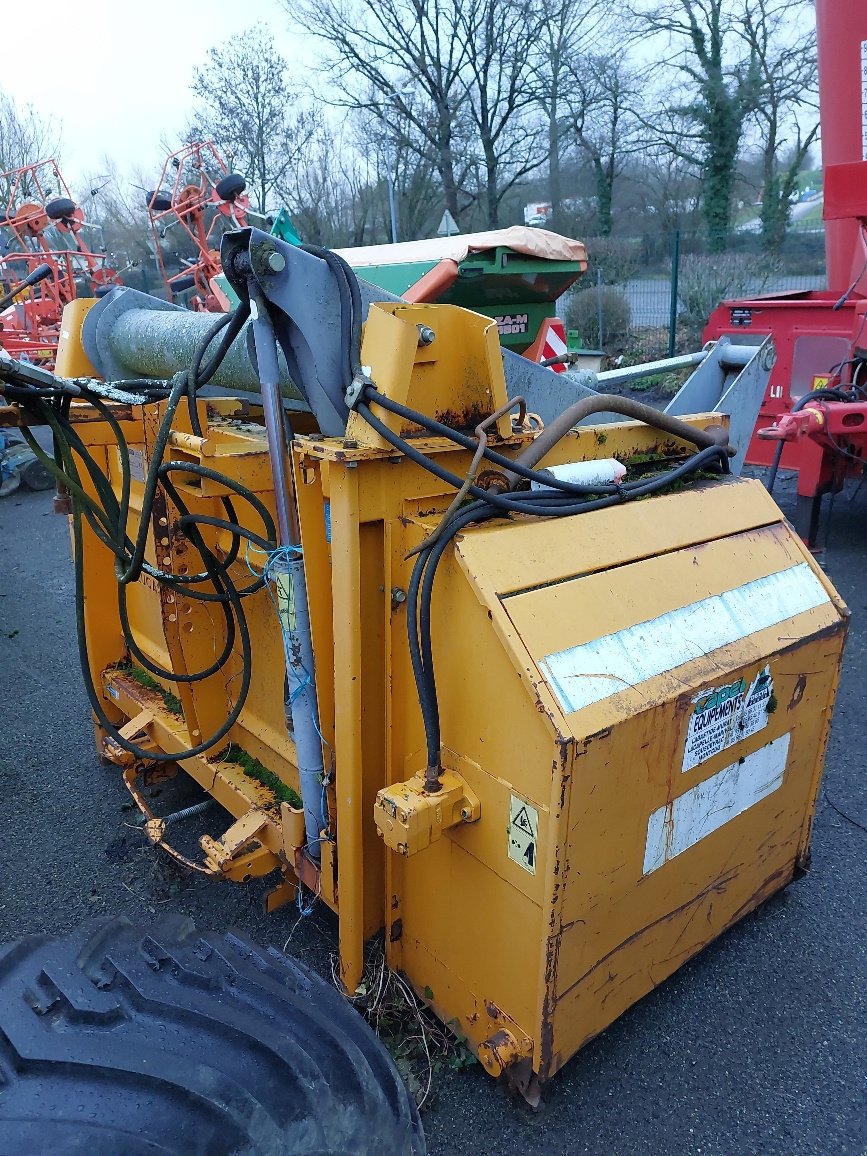 Siloentnahmegerät & Verteilgerät Türe ait Lucas SILOGRIF 1701, Gebrauchtmaschine içinde LACAPELLE-MARIVAL (resim 2)