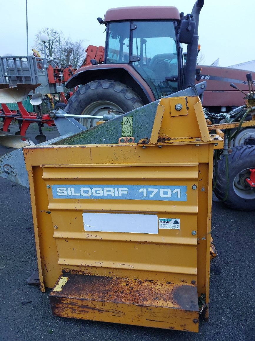 Siloentnahmegerät & Verteilgerät Türe ait Lucas SILOGRIF 1701, Gebrauchtmaschine içinde LACAPELLE-MARIVAL (resim 1)