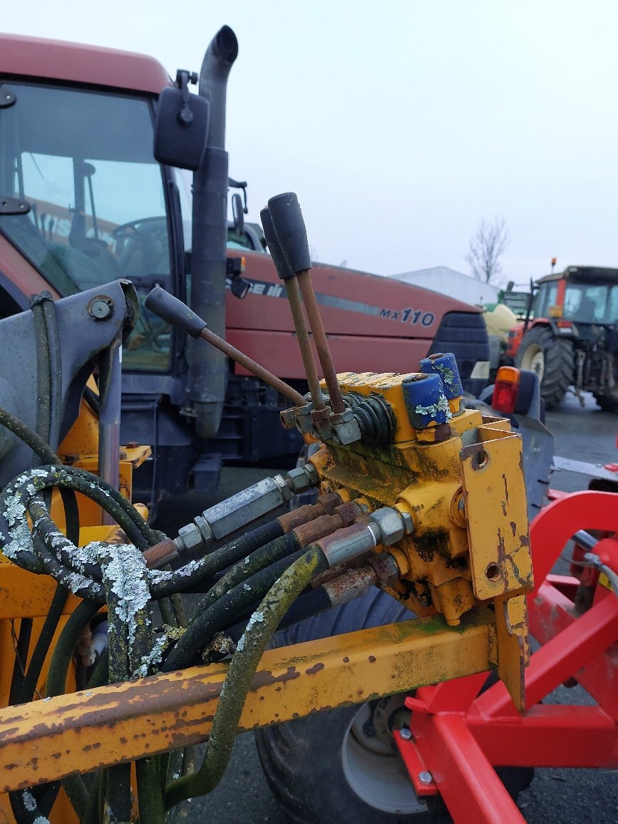 Siloentnahmegerät & Verteilgerät Türe ait Lucas SILOGRIF 1701, Gebrauchtmaschine içinde LACAPELLE-MARIVAL (resim 10)