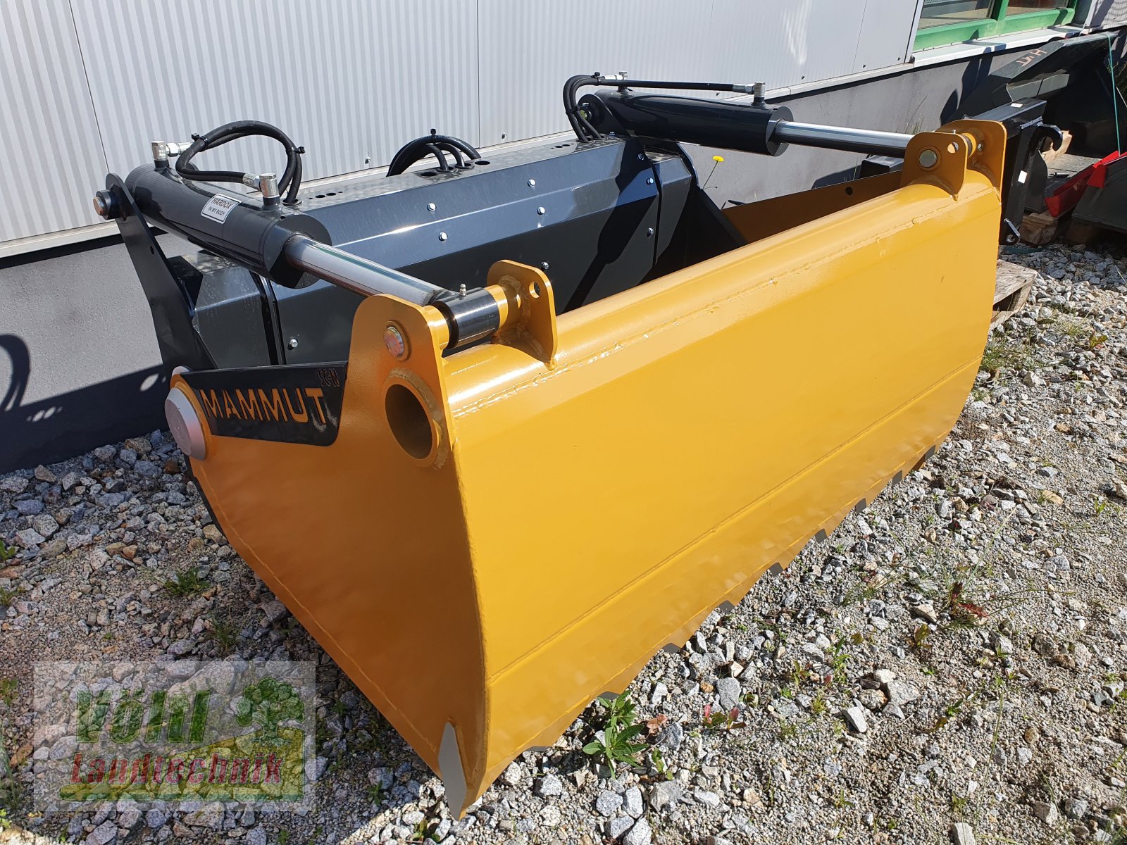 Siloentnahmegerät & Verteilgerät des Typs Mammut SB 195M, Neumaschine in Hutthurm bei Passau (Bild 1)