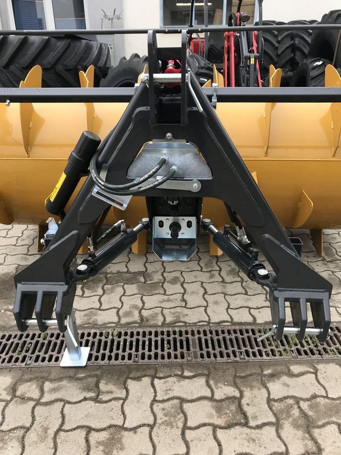 Siloentnahmegerät & Verteilgerät des Typs Mammut Silofox SF 230 Gigant Front- u. Heckanbau, Neumaschine in Kirchschlag (Bild 7)