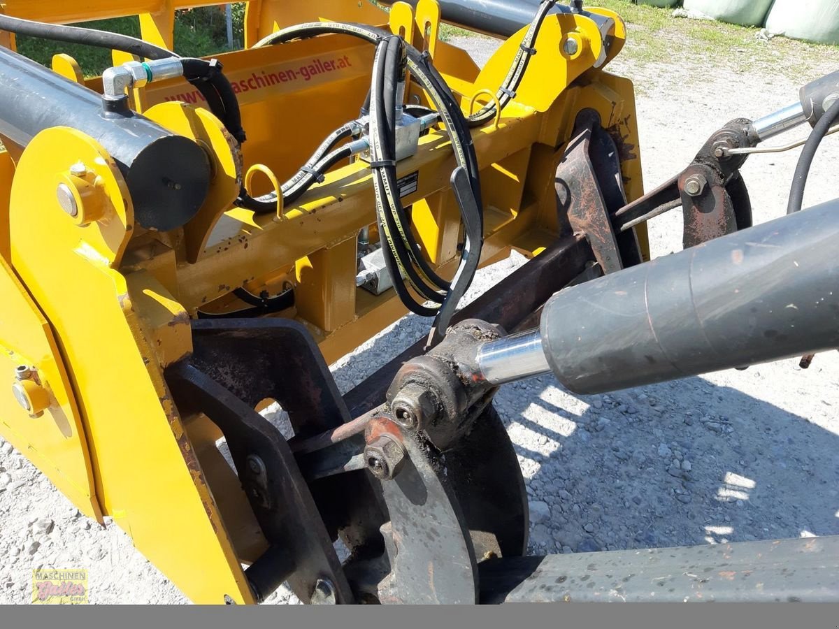 Siloentnahmegerät & Verteilgerät Türe ait Mammut Siloschneidzange Mammut SC120 N, Haueraufnahme, Gebrauchtmaschine içinde Kötschach (resim 9)