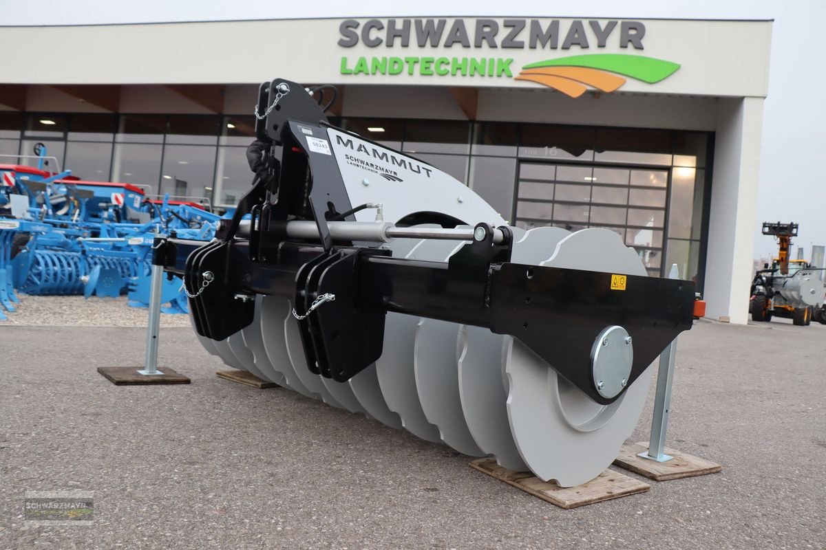 Siloentnahmegerät & Verteilgerät des Typs Mammut SK 250H Silowalze, Neumaschine in Gampern (Bild 1)