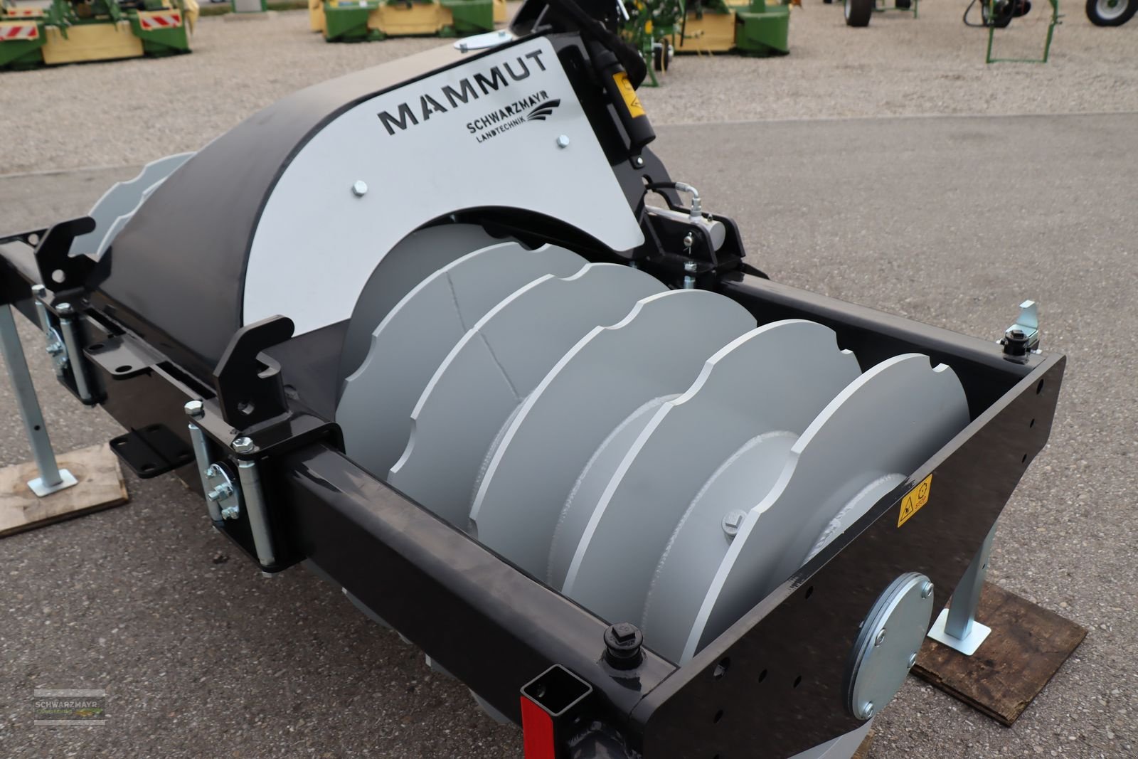 Siloentnahmegerät & Verteilgerät Türe ait Mammut SK 250H Silowalze, Neumaschine içinde Gampern (resim 8)