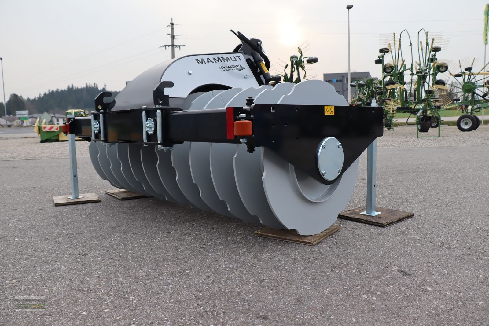 Siloentnahmegerät & Verteilgerät Türe ait Mammut SK 250H Silowalze, Neumaschine içinde Gampern (resim 3)