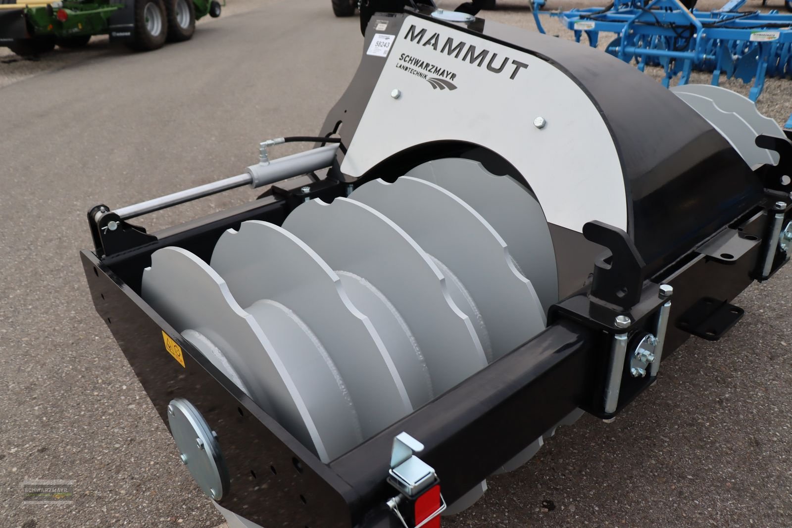 Siloentnahmegerät & Verteilgerät Türe ait Mammut SK 250H Silowalze, Neumaschine içinde Gampern (resim 7)